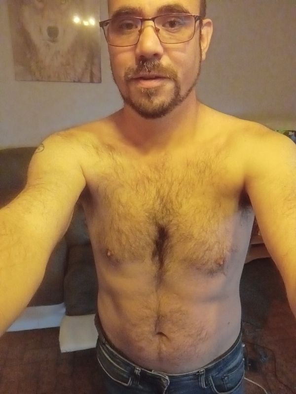 Profil de Lounes, 26 ans, Gay pride à Vendlincourt (Jura)