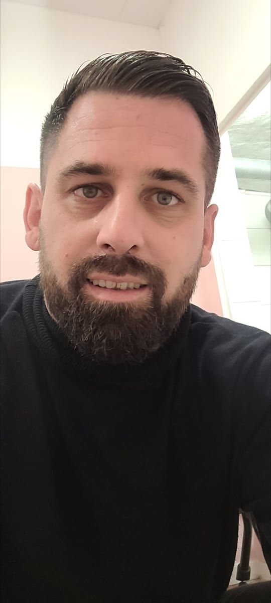 Profil de Sinai, 33 ans, Gay pride à Wiesenberg (Nidwald)