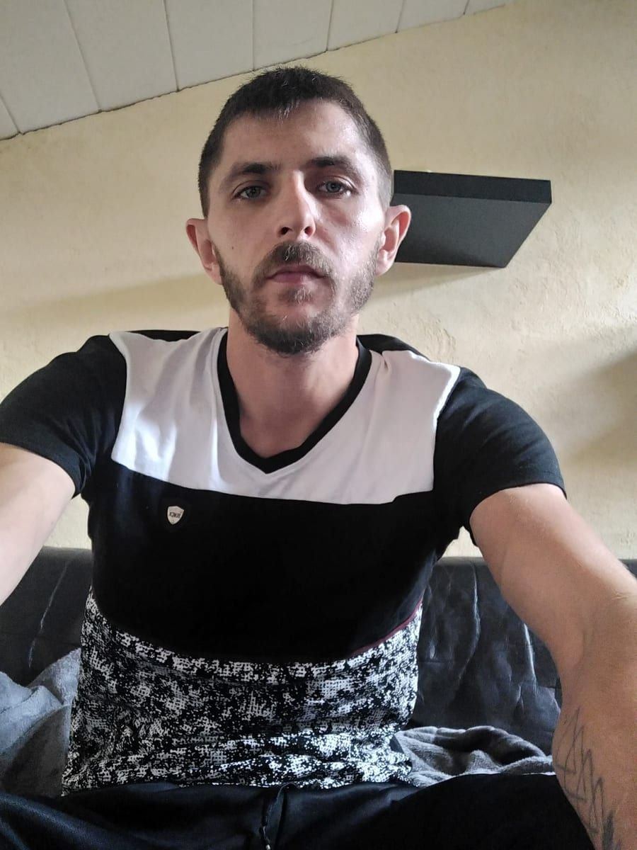 Profil de Aymerie, 45 ans, Gay pride à Dürrenroth (Berne)
