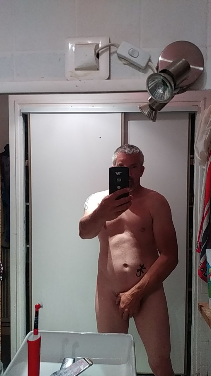 Profil de Younn, 33 ans, Gay pride à Marchissy (Vaud)
