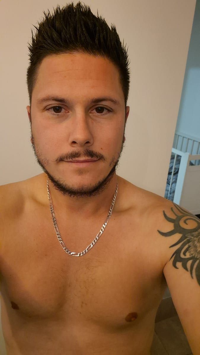 Profil de Kristofer, 22 ans, Gay pride à Valangin (Neuchâtel)